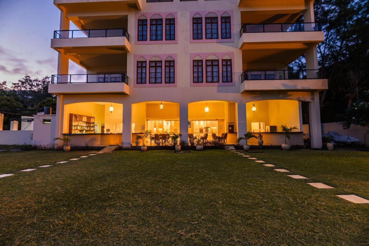 Cocoa Boutique Hotel - Your Kenyan Beachfront Bliss Mombaça Exterior foto